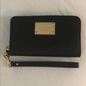 Michael Kors Wristlet Wallet